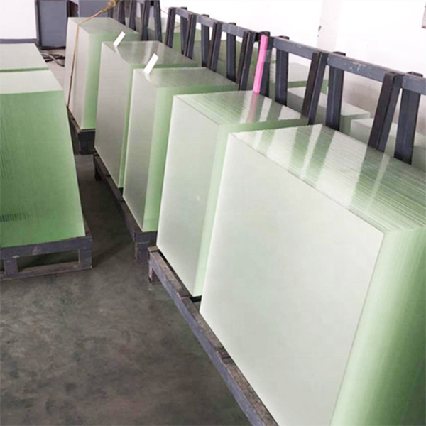 Kính tấm năng lượng mặt trời